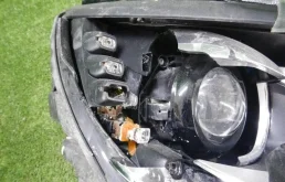 Фара правая для Volkswagen Tiguan 2007 года на фотографиях