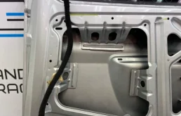 Стекла и зеркала для Mercedes-Benz Vito 2011 года на фотографиях