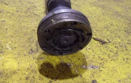 Карданный вал передний для Volvo XC70 2010 года на фотографиях