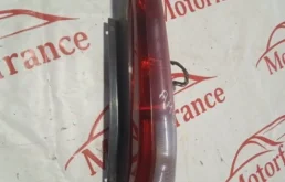 Фонарь внешний правый для Nissan X-Trail 2005 года на фотографиях