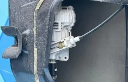 Дверь передняя левая для Audi A4 2004 года на фотографиях