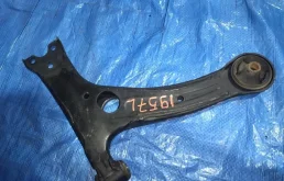 Рычаг передний левый нижний для Toyota Avensis на фотографиях