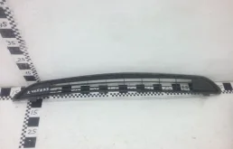 Решетка переднего бампера для Toyota RAV4 2015 года на фотографиях