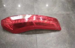 Фонарь внешний правый для Nissan X-Trail 2012 года на фотографиях