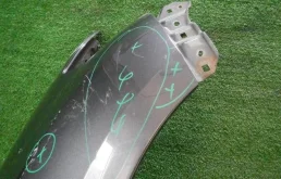 Крыло правое для Toyota Land Cruiser 2008 года на фотографиях