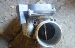 Дроссельная заслонка для Volkswagen Passat 2007 года на фотографиях