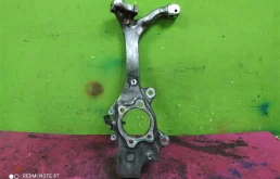 Кулак поворотный левый для Audi A6 2008 года на фотографиях