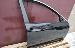 Дверь передняя правая для Mercedes-Benz S class 2010 года на фотографиях