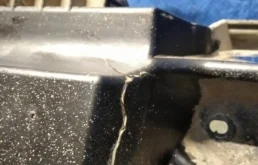 Усилитель переднего бампера для Renault Duster 2012 года на фотографиях