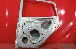 Накладка на дверь задняя правая для Hyundai Solaris 2010 года на фотографиях