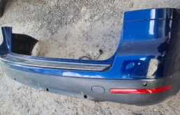 Накладка заднего бампера для Volkswagen Touareg 2010 года на фотографиях