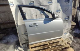 Двери для Volvo S80 2013 года на фотографиях