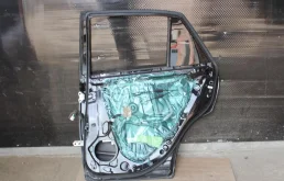 Дверь задняя правая для Lexus RX 2005 года на фотографиях