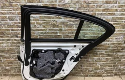 Дверь задняя правая для BMW 5er 2020 года на фотографиях