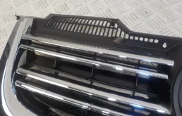 Решетка радиатора для Volkswagen Jetta 2008 года на фотографиях