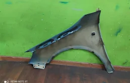 Крыло правое для Skoda Fabia 2011 года на фотографиях