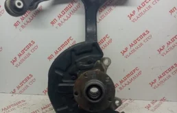 Кулак поворотный левый для Audi A4 2001 года на фотографиях