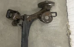 Задняя балка для Skoda Octavia 2003 года на фотографиях