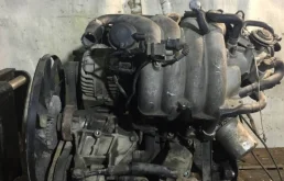 Двигатель без навесного для Audi A4 1996 года на фотографиях