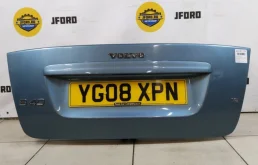 Крышка багажника для Volvo S40 2012 года на фотографиях