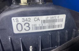 Двигатель без навесного для Ford Explorer 2012 года на фотографиях