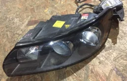 Фары для Volvo S40 2005 года на фотографиях