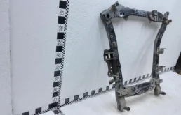 Подрамник двигателя для Renault Duster 2018 года на фотографиях