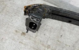 Усилитель бампера передний верхний для Toyota RAV4 2014 года на фотографиях