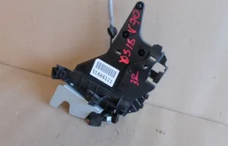 Замок двери задней правой для Volvo S40 2008 года на фотографиях