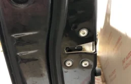 Дверь передняя левая для Suzuki SX4 2009 года на фотографиях