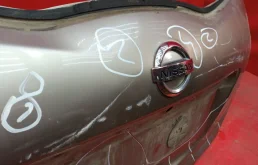 Дверь багажника для Nissan Qashqai 2010 года на фотографиях