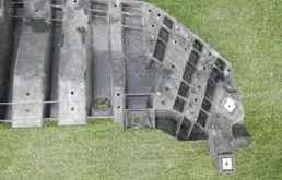 Усилитель переднего бампера для Toyota RAV4 2018 года на фотографиях