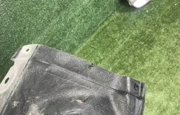 Подкрылок передний левый для Toyota Land Cruiser 2008 года на фотографиях