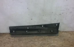 Накладка заднего бампера правая для Toyota RAV4 2015 года на фотографиях