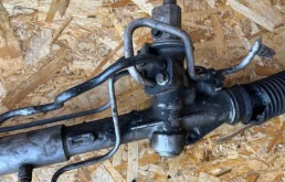 Рулевая рейка для Ford Focus 2000 года на фотографиях