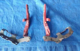 Петля капота левая для Nissan X-Trail 2005 года на фотографиях