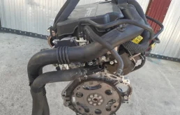 Двигатель без навесного для Opel Astra 2018 года на фотографиях