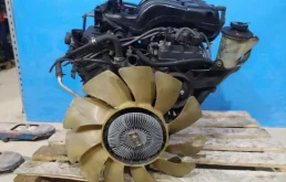 Двигатель без навесного для Ford Explorer 2003 года на фотографиях