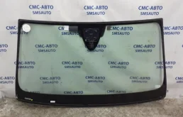 Лобовое стекло (панорамное) для Volkswagen Touareg 2013 года на фотографиях