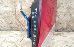 Фонарь внутренний правый для Toyota Land Cruiser 2008 года на фотографиях