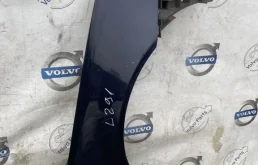 Крыло правое для Volvo S80 2009 года на фотографиях