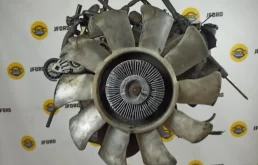 Двигатель без навесного для Ford Explorer 2000 года на фотографиях