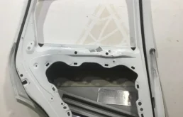 Дверь задняя левая для Volkswagen Touareg 2017 года на фотографиях