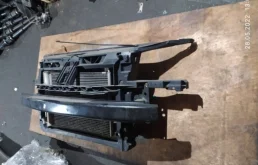 Панель радиатора (телевизор) для Volkswagen Polo 2008 года на фотографиях