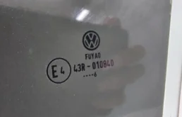 Стекло двери заднее левое для Volkswagen Polo 2020 года на фотографиях