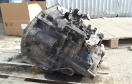 АКПП для Nissan X-Trail 2013 года на фотографиях