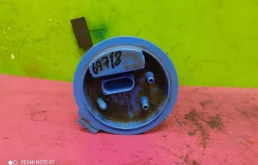 Топливный насос для Volkswagen Passat 2009 года на фотографиях