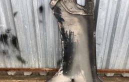 Крыло правое для Toyota Land Cruiser 2020 года на фотографиях