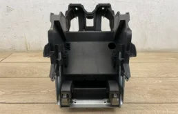 Подлокотник передний для Volkswagen Touareg 2013 года на фотографиях