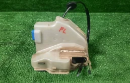 Замок передней левой двери для Skoda Octavia 2010 года на фотографиях